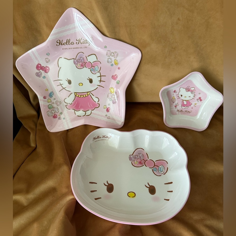 NEW HELLO KITTY 3-piece tableware set
